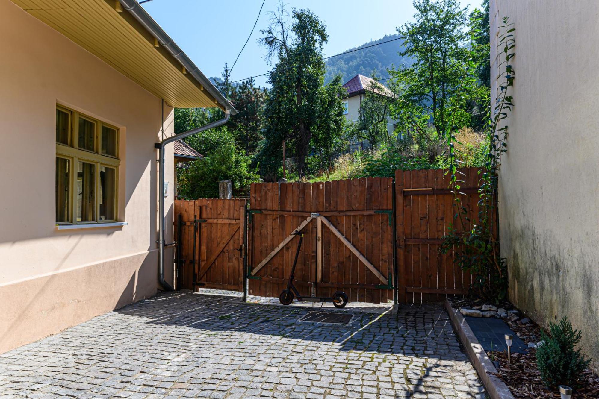 Lagom - Hot Tub Hideout Brasov Ngoại thất bức ảnh