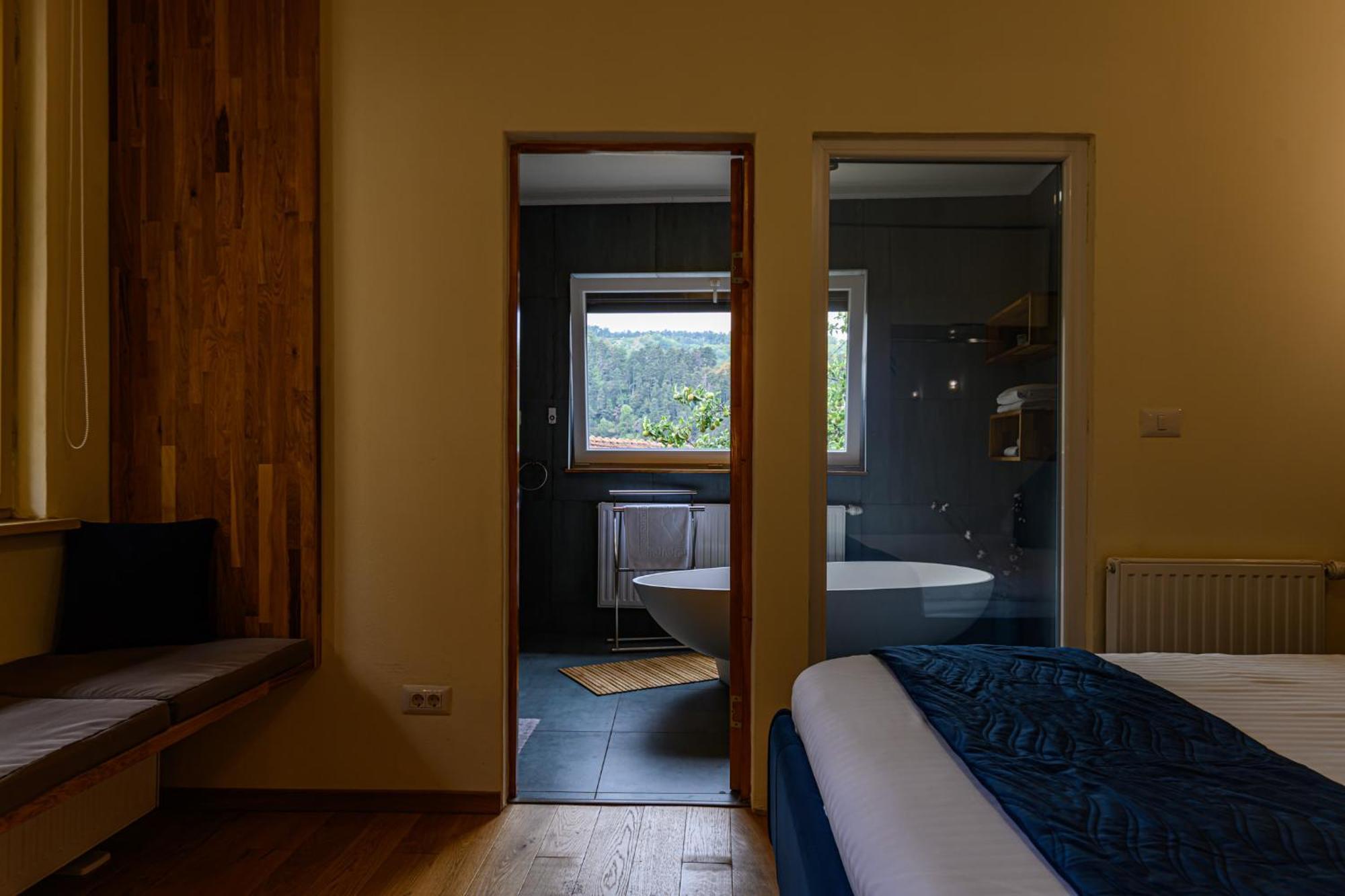 Lagom - Hot Tub Hideout Brasov Ngoại thất bức ảnh