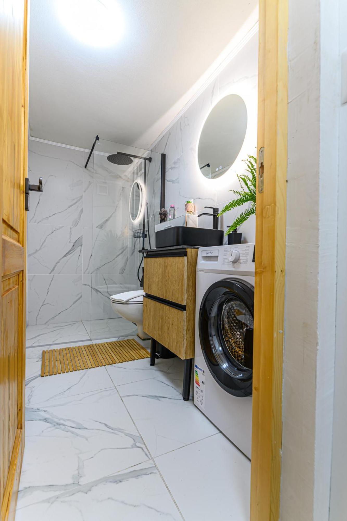Lagom - Hot Tub Hideout Brasov Ngoại thất bức ảnh